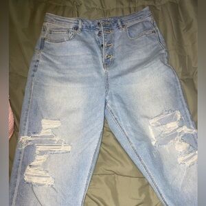 Curvy Mom , American Eagle jeans